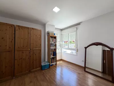 Middle Floor Apartment in Estepona