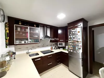 Middle Floor Apartment in Estepona