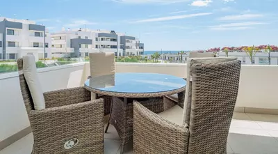 Middle Floor Apartment in Estepona