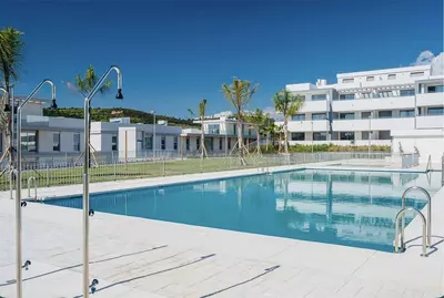 Middle Floor Apartment in Estepona
