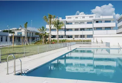 Middle Floor Apartment in Estepona