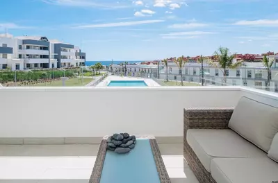 Middle Floor Apartment in Estepona