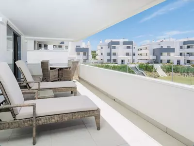 Middle Floor Apartment in Estepona