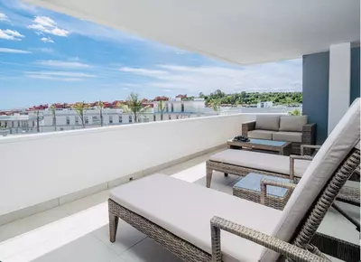 Middle Floor Apartment in Estepona