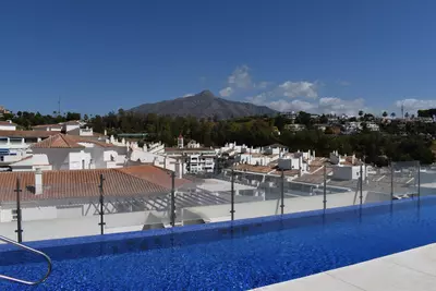 Middle Floor Apartment in Nueva Andalucía