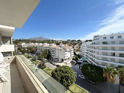 Middle Floor Apartment in Nueva Andalucía