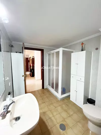 Middle Floor Apartment in Estepona