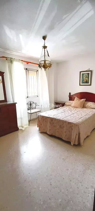 Middle Floor Apartment in Estepona