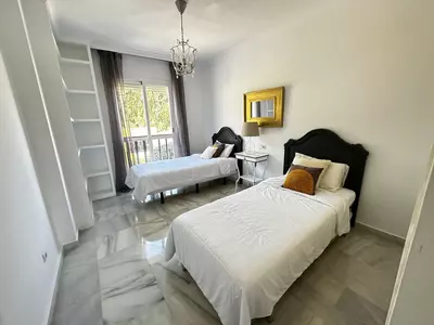 Middle Floor Apartment in Nueva Andalucía