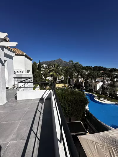 Middle Floor Apartment in Nueva Andalucía