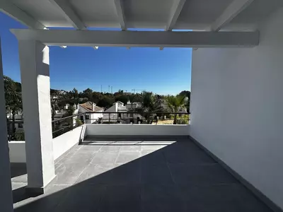 Middle Floor Apartment in Nueva Andalucía