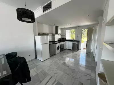 Middle Floor Apartment in Nueva Andalucía