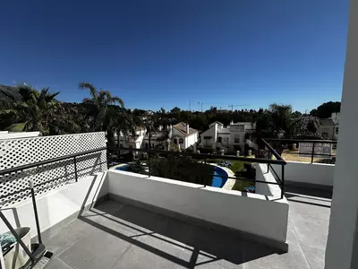 Middle Floor Apartment in Nueva Andalucía