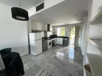 Middle Floor Apartment in Nueva Andalucía