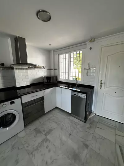 Middle Floor Apartment in Nueva Andalucía