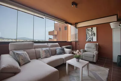 Middle Floor Apartment in Estepona