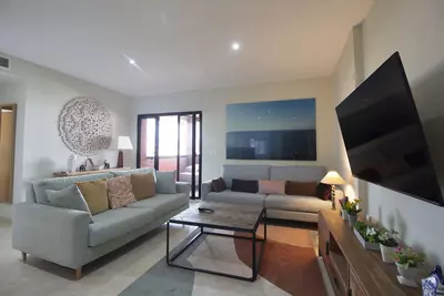 Middle Floor Apartment in Estepona