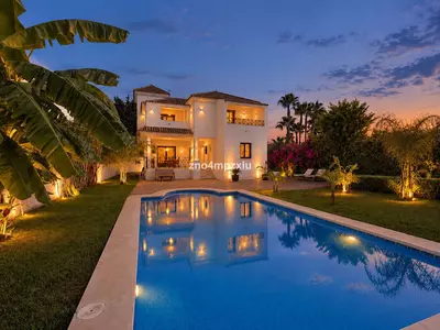 Detached Villa in Guadalmina Baja