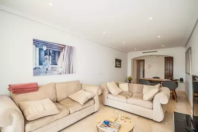 Middle Floor Apartment in Elviria