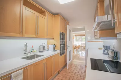 Middle Floor Apartment in Estepona