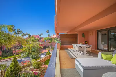 Middle Floor Apartment in Estepona