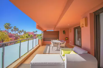 Middle Floor Apartment in Estepona
