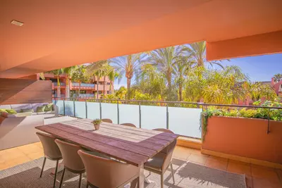Middle Floor Apartment in Estepona
