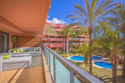 Middle Floor Apartment in Estepona