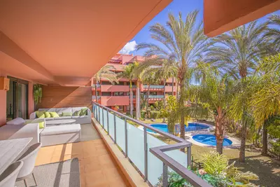 Middle Floor Apartment in Estepona