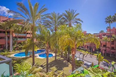 Middle Floor Apartment in Estepona