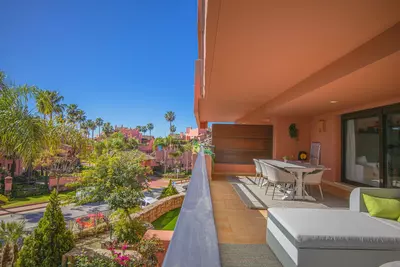 Middle Floor Apartment in Estepona