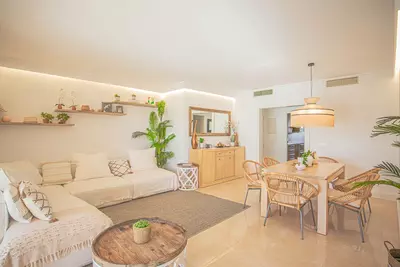 Middle Floor Apartment in Estepona