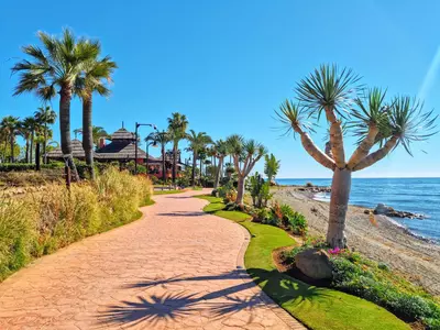 Middle Floor Apartment in Estepona