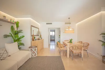 Middle Floor Apartment in Estepona