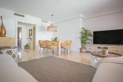 Middle Floor Apartment in Estepona
