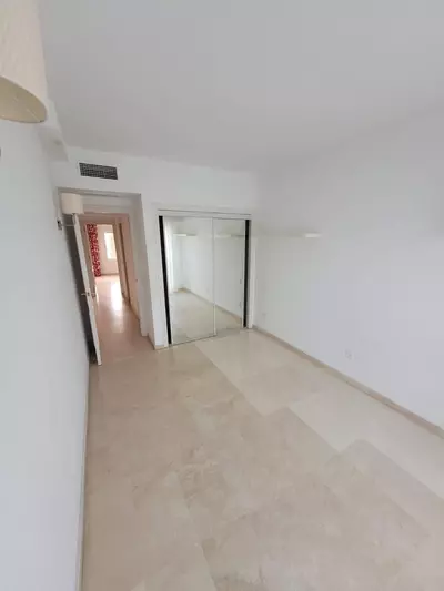 Middle Floor Apartment in Estepona