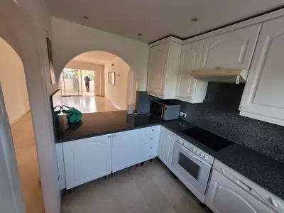 Middle Floor Apartment in Estepona