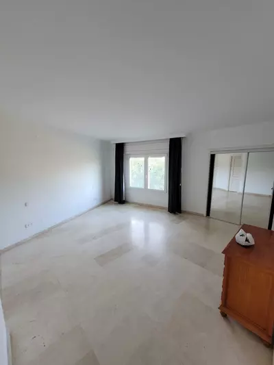 Middle Floor Apartment in Estepona