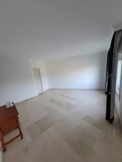 Middle Floor Apartment in Estepona