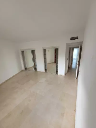 Middle Floor Apartment in Estepona
