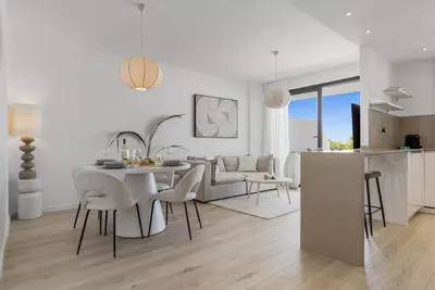 Middle Floor Apartment in Estepona