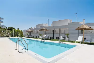 Middle Floor Apartment in Estepona