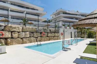 Middle Floor Apartment in Estepona
