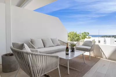 Middle Floor Apartment in Estepona