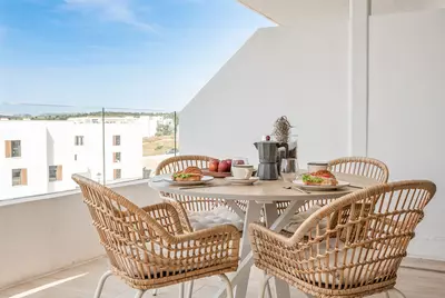 Middle Floor Apartment in Estepona
