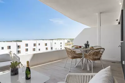 Middle Floor Apartment in Estepona