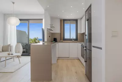 Middle Floor Apartment in Estepona