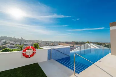 Middle Floor Apartment in Nueva Andalucía