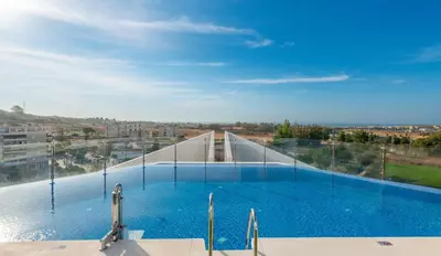 Middle Floor Apartment in Nueva Andalucía