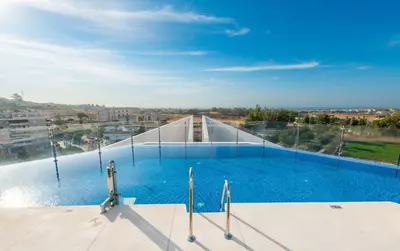 Middle Floor Apartment in Nueva Andalucía